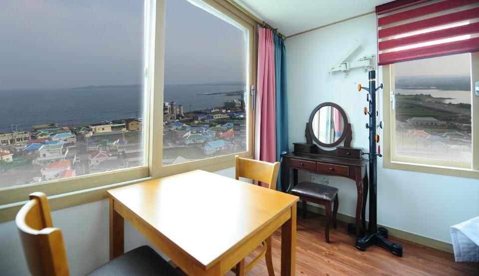 Seongsanpo Love Pension Seogwipo Extérieur photo